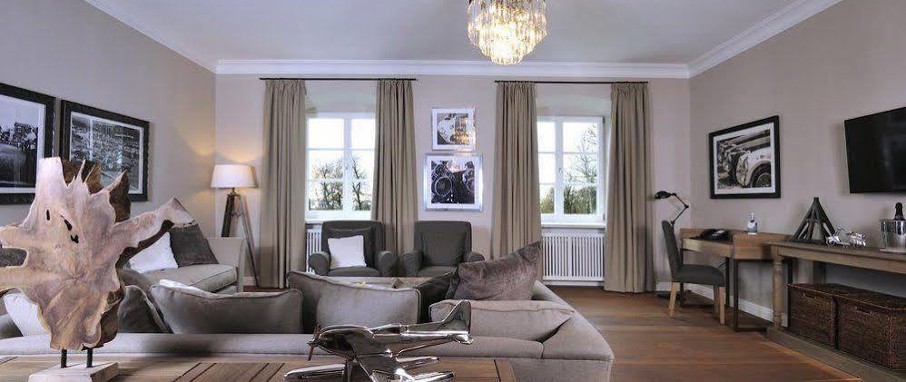 Schlossgut Gross Schwansee Ngoại thất bức ảnh A living room